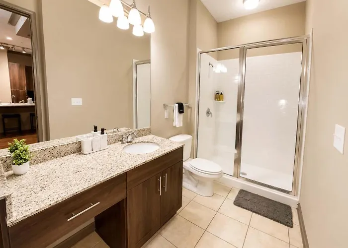 Apartment Downtown Near Arts District Pool