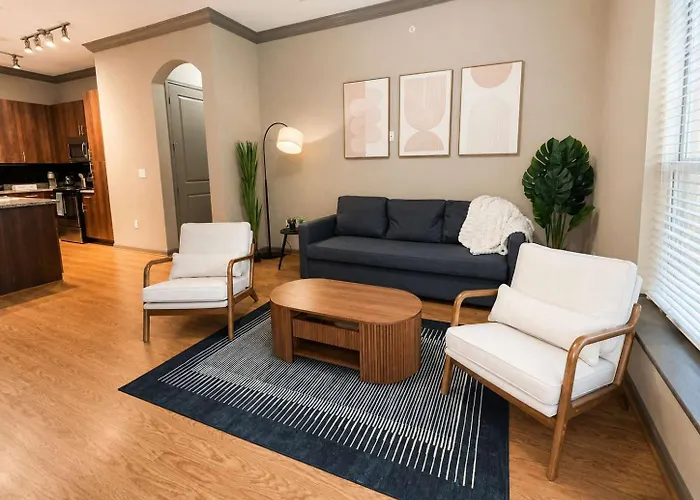 Downtown Near Arts District Pool Apartment *